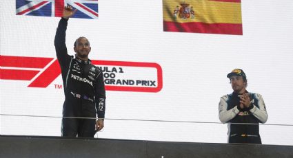 Hamilton gana el primer Gran Premio de Qatar; Checo Pérez se queda en la cuarta posición