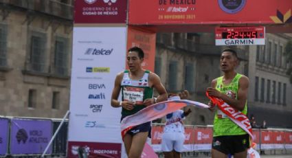 Celebra AMLO triunfo de militares en Maratón de la CDMX