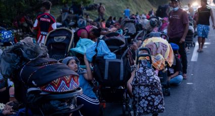 Migrantes hacen vigilia y oraciones desde Pijijiapan; esperan llegar a Arriaga, Chiapas