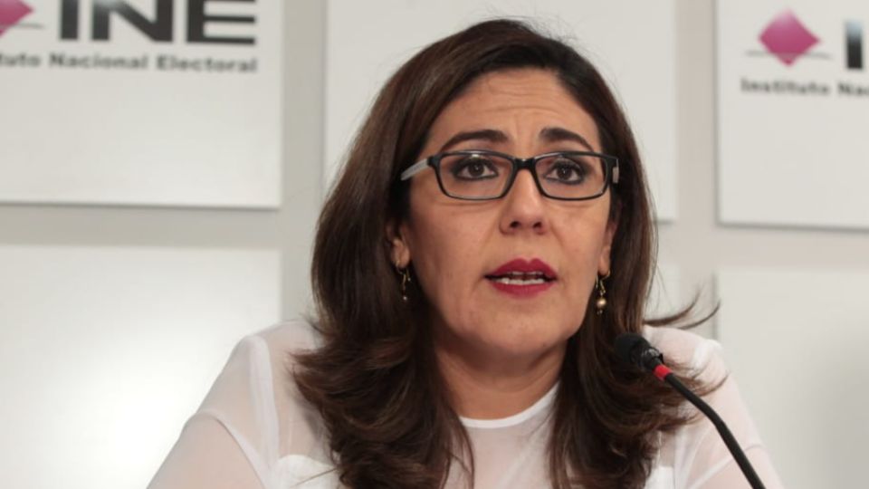 La consejera del INE, Claudia Zavala dijo que Samuel García debe cumplir con el requisito constitucional para obtener la candidatura.