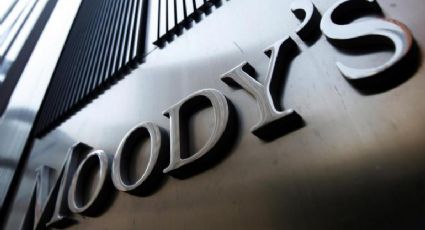 'Sube' Moody's calificación de CFE; mantiene perspectiva negativa