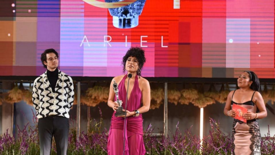 Mayra Batalla gano el Ariel en la categoría mejor coactuación femenina por la película Noche de Fuego