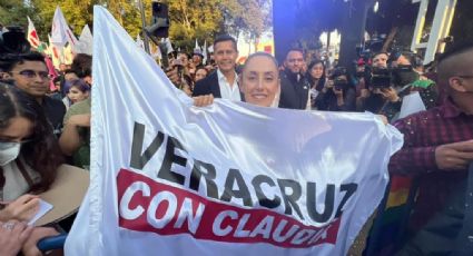 Claudia Sheinbaum es recibida al grito de ¡Presidenta, Presidenta! por veracruzanos en la CDMX