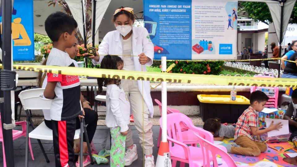 Por medio de este instrumento se eliminan las barreras que  impiden a niños y adolescentes migrantes inscribirse a la escuela.