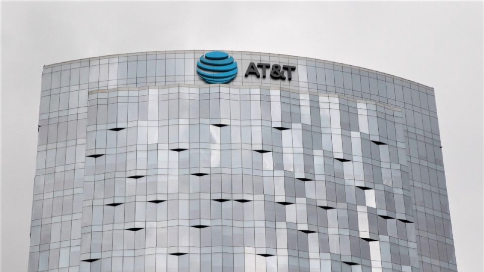 AT&T deberá pagar al SAT más de 154 millones de pesos.