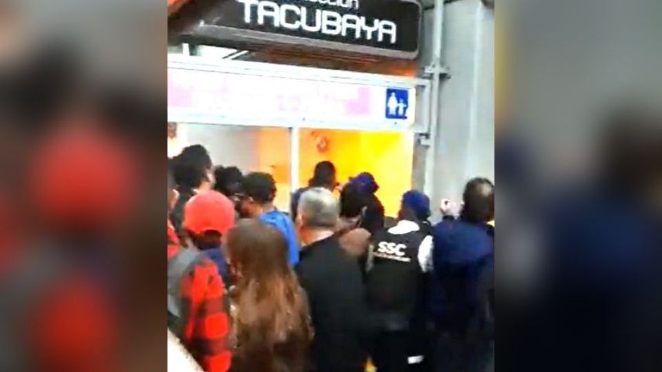 La mañana de este jueves se registró una riña en la Línea 9 del Metro.