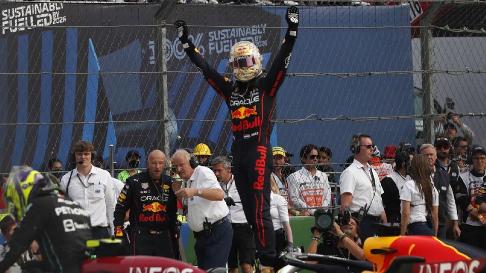 Max Verstappen se coronó en el GP de México.