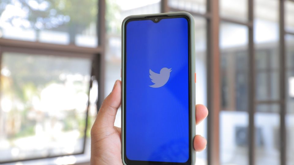 Twitter anuncia que prohibe los enlaces a las redes sociales de la competencia
