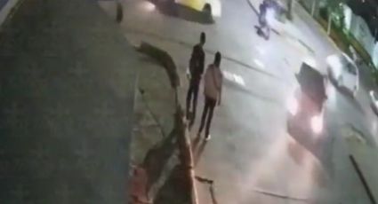 Atropellan a dos personas en calles de Guadalajara| VIDEO