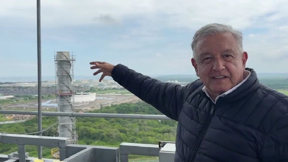 El presidente López Obrador estuvo en la refinería Dos Bocas, Tabasco.