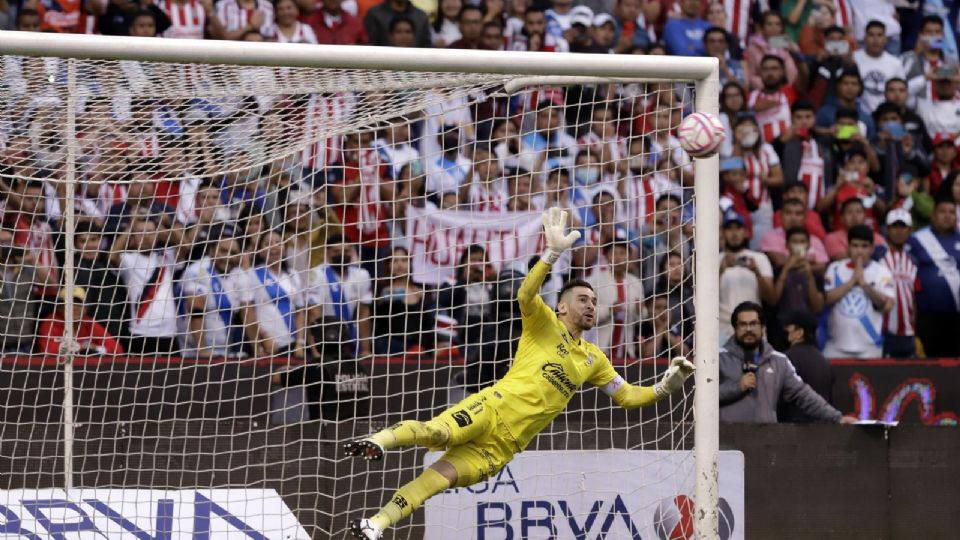 En una emocionante tanda de penales Puebla se impuso a las Chivas