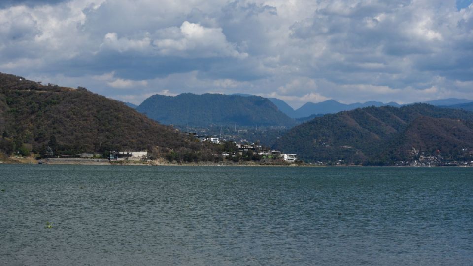 Aspectos Presa Valle de Bravo, una de las tres presas que comprende el Sistema Cutzamala