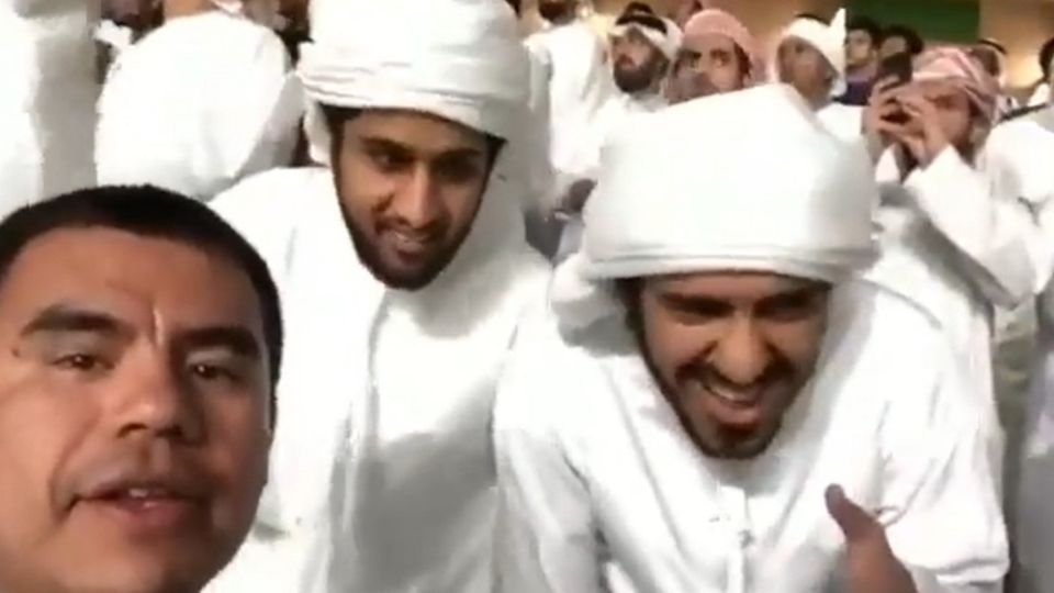 ‘Que chin… a su madre el América’: mexicano enseña a qataríes a decir groserías.