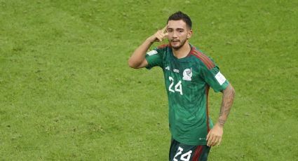 Bayer “le coquetea” a Luis Chávez tras su ‘golazo’ frente a Arabia Saudita: VIDEO