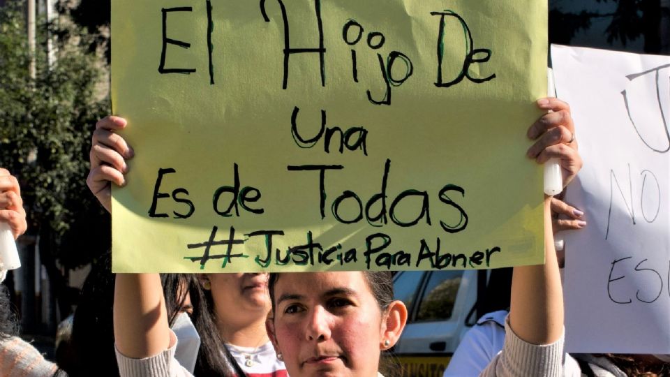 Piden justicia por menor fallecido en colegio Williams.