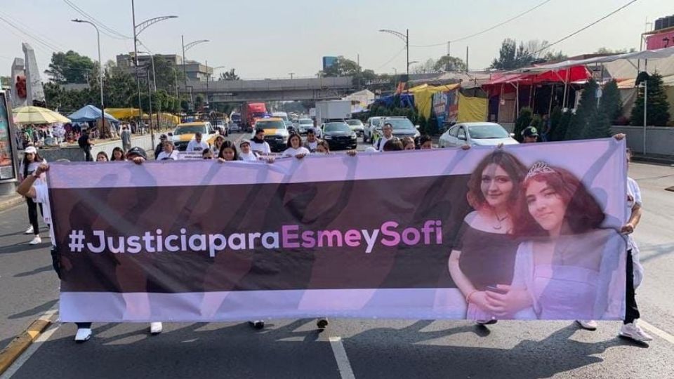 Padres de Esme y Sofi, exigen justicia por la muerte de sus hijos.