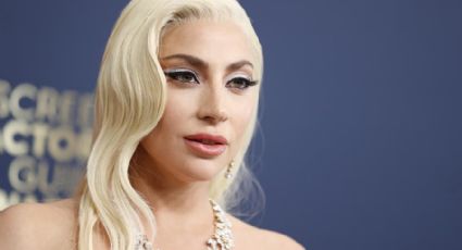 Lady Gaga habría sido acosada por un fotógrafo que se cayó en los Premios Oscar: VIDEO