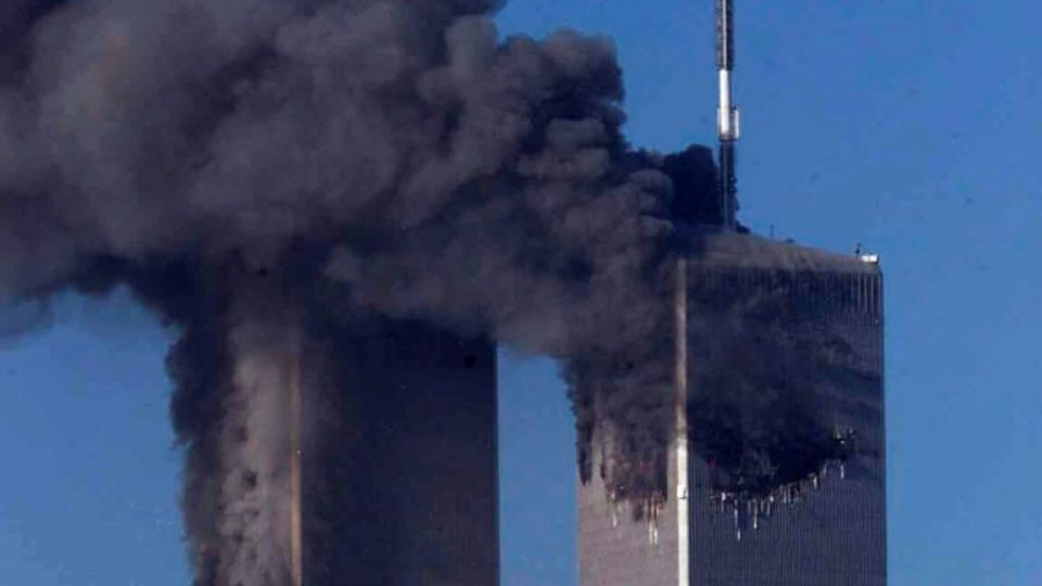 Lo neyorkinos conmemoran los 21 años de los atentados de las Torres Gemelas.