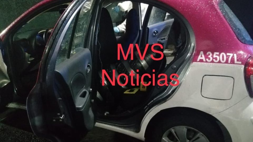 El cuerpo 'embolsado' de una persona fue encontrado en un taxi en Gustavo A. Madero.