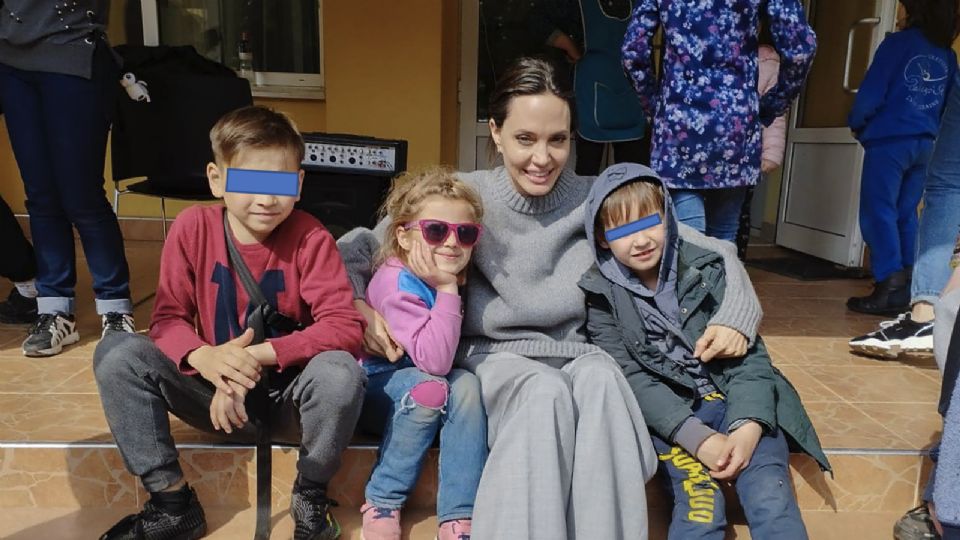 Angelina Jolie visita Leópolis en Ucrania