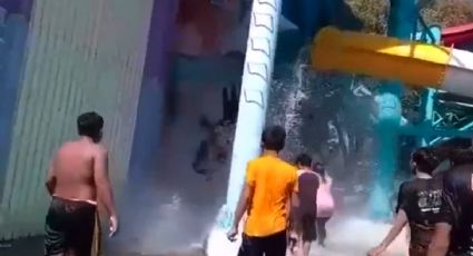 Tobogán acuático se desploma; niño cae de 10 metros (Video)