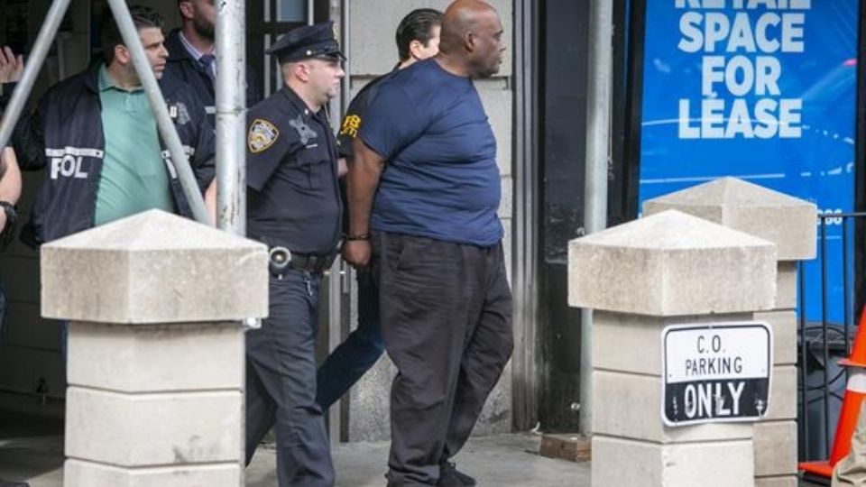 Frank James, acusado del tiroteo en el metro de NY, dice que no es culpable.