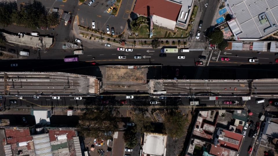 Tomas aéreas de la zona cero del desplome de la línea 12, en la estación Olivos