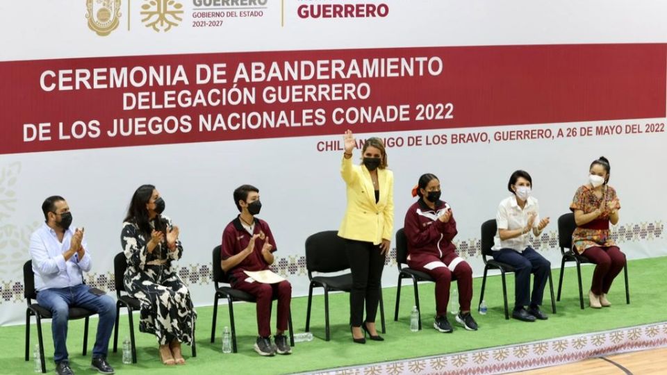 Evelyn Salgado abanderó a la delegación de Guerrero.