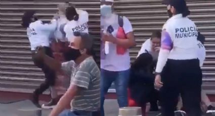 Captan en video agresión de policías municipales a manifestantes en Irapuato