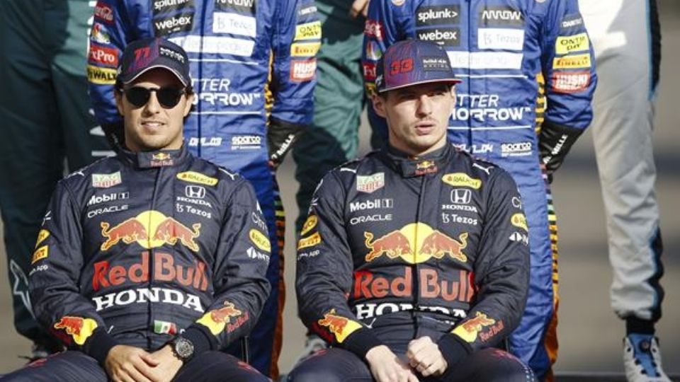 Sergio 'Checo' Pérez y Max Verstappen, pilotos de Red Bull-Racing, quienes están emocionados por correr en Miami.