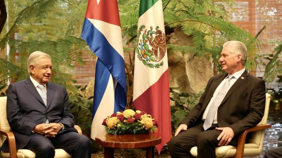 El presidente López Obrador inicia su gira por Cuba, lo recibe el presidente de ese país, Miguel Díaz-Canel.