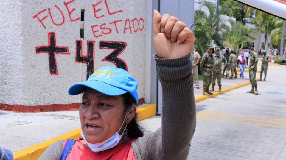 Marcha por los normalistas de Ayotzinapa.