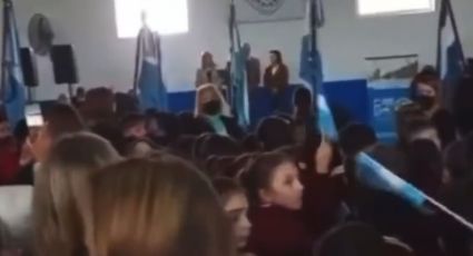 VIDEO| Entre abucheos funcionaria pública da un discurso inclusivo en Argentina