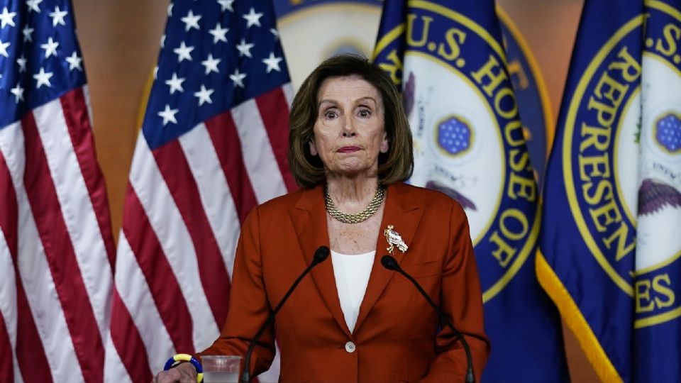 Nancy Pelosi, líder demócrata, dijo que como mujer, como madre y como abuela, es muy triste ver a las jóvenes con menos derechos que sus predecesoras.