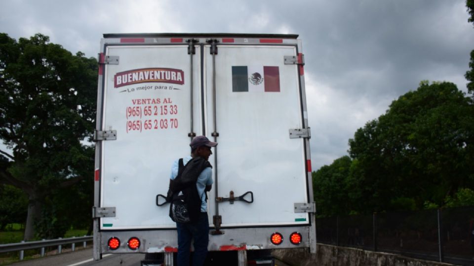 La caravana migrante que partió por la mañana de Tapachula arribo al municipio de Huixtla en Huehuetan, Chiapas.