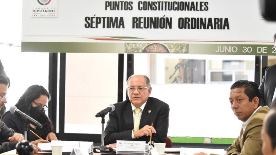 La Comisión de Puntos Constitucionales, a cargo del diputado Juan Ramiro Robledo Ruiz (Morena).