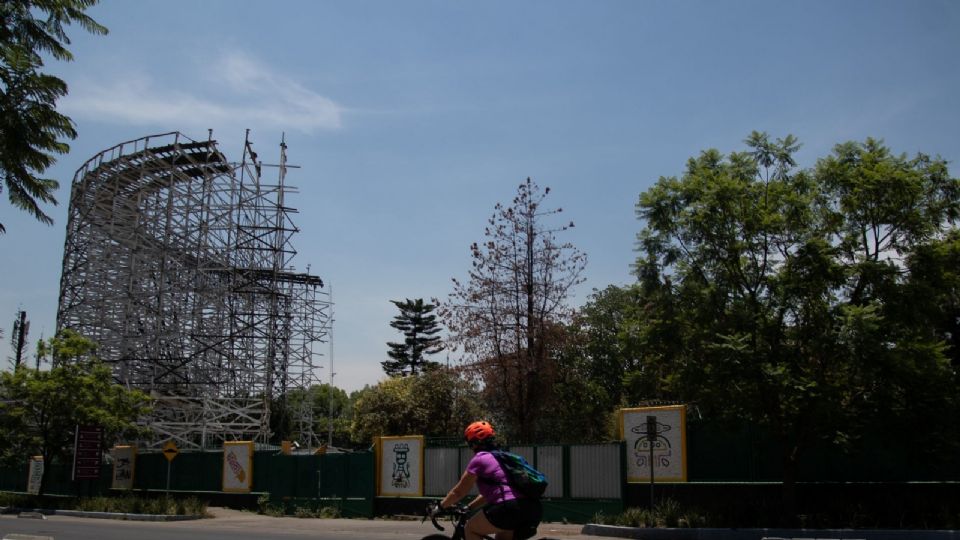 Proceso de desmantelamiento de La Feria de Chapultepec, para el inicio de la construcción del Parque Urbano Aztlán.