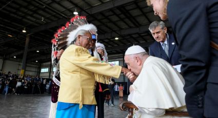 Papa Francisco pide perdón por el daño de la Iglesia católica a los indígenas