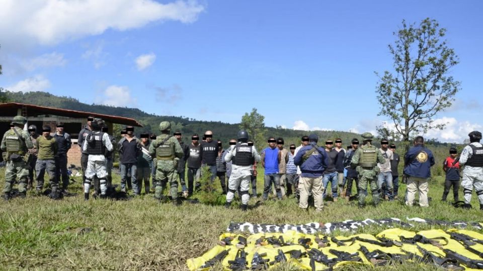 Detienen a 37 sicarios en Michoacán.