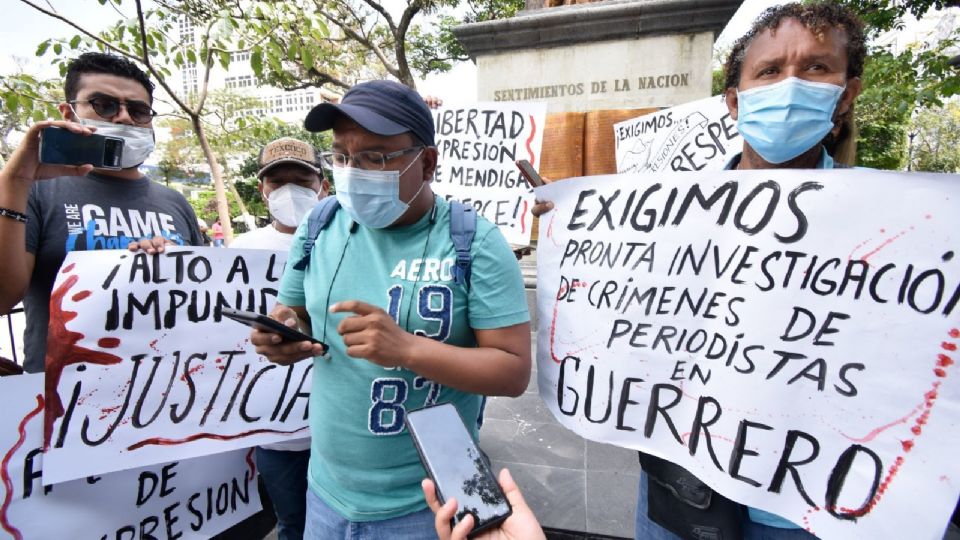 Periodistas de Chilpancingo protestan en el Día Nacional de la Libertad de Expresión para exigir garantías para su trabajo.