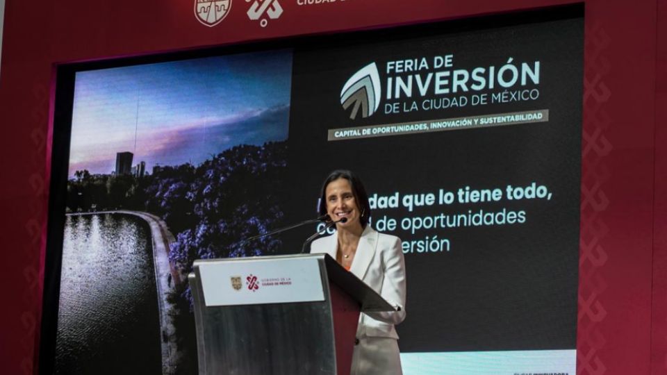 Luz Elena González, secretaria de Administración y Finanzas de la CDMX, durante la Feria de Inversión.