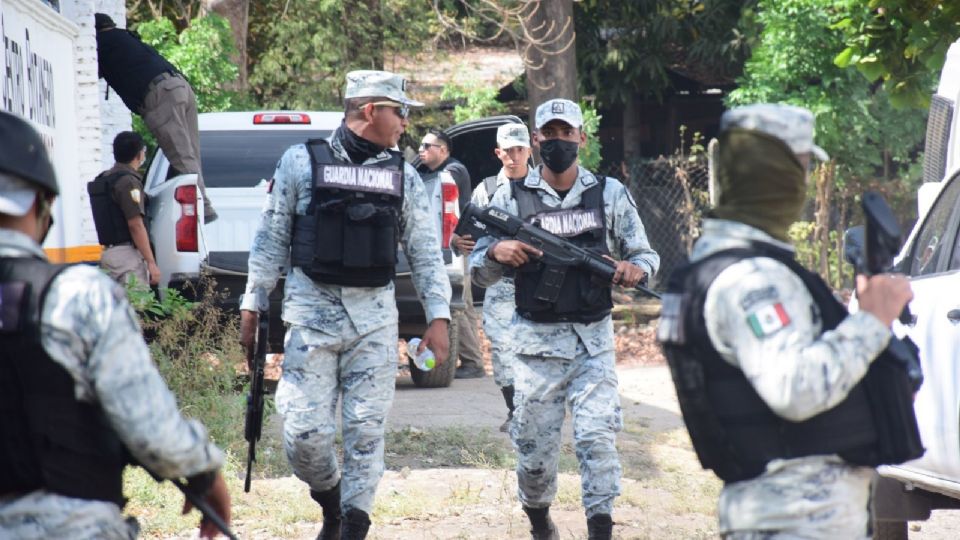 Elementos de la Guardia Nacional laborando.