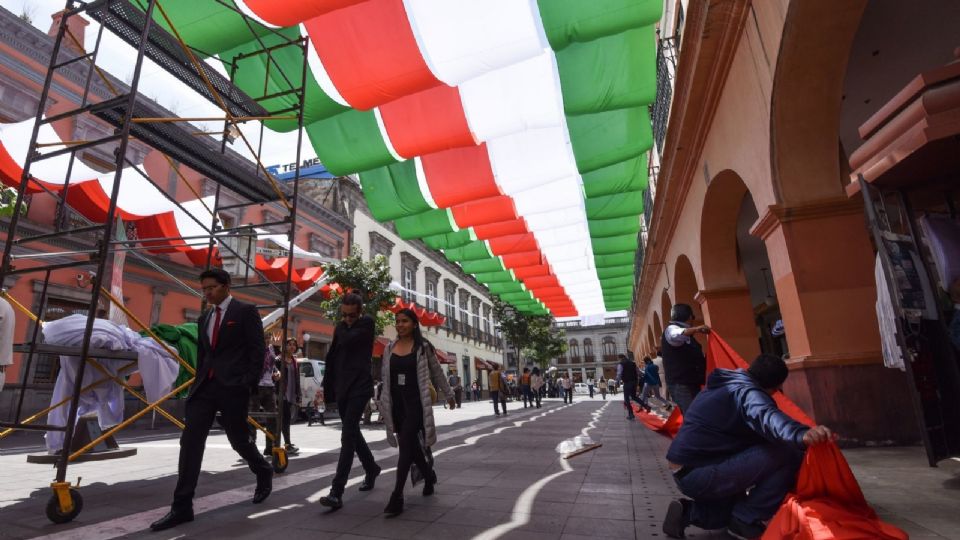 Techo tricolor en el Andador Constitución en los Portales de Toluca (imagen ilustrativa de septiembre de 2019).