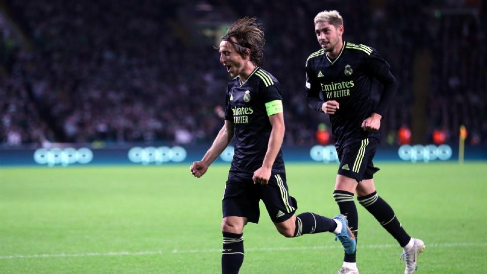 El mediocampista croata Luka Modric celebra la segunda anotación contra el Celtic en la Jornada 1 de la UEFA Champions League.