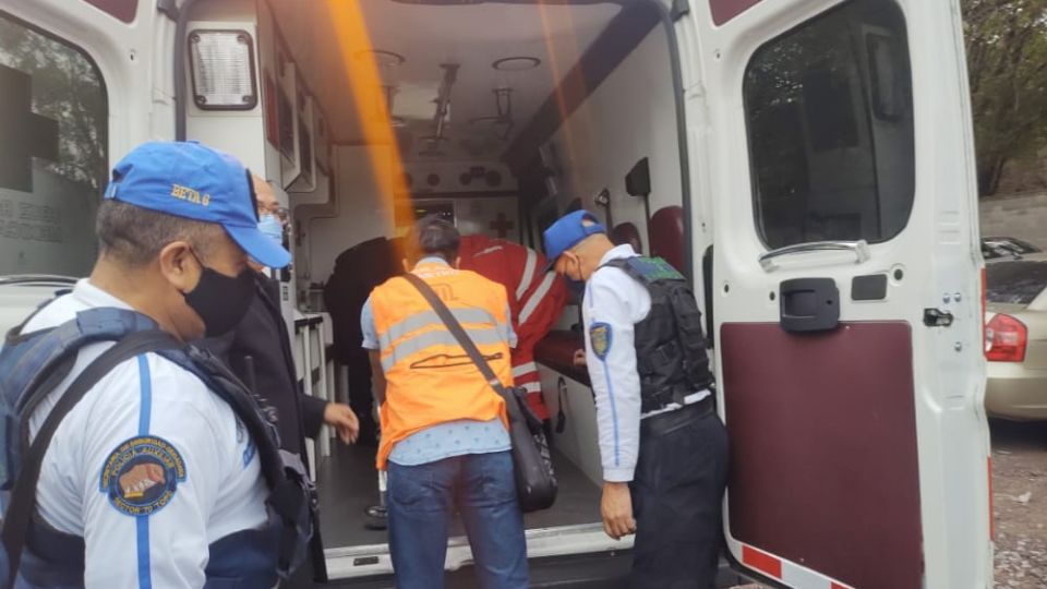 Personal del Metro auxilió a una señora que dio a luz a una niñe en la estación El Rosario.