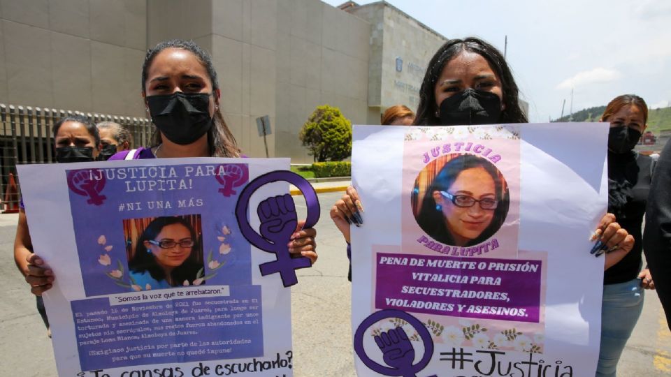 Familiares de Lupita Bastida Reyes, víctima de secuestro y homicidio en noviembre de 2021 acudieron a los Juzgados de Almoloya de Juárez y exigieron prisión vitalicia.