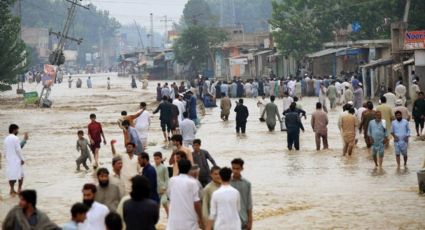 Pakistán evacúa a más de 50 mil personas por inundaciones