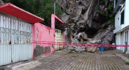 Derrumbe de un cerro e inundaciones tras lluvias en Ecatepec, Edomex