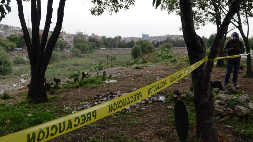 Una mujer fue encontrada muerta luego de ser arrastrada por la corriente de un río en Naucalpan (23 de junio de 2022)
