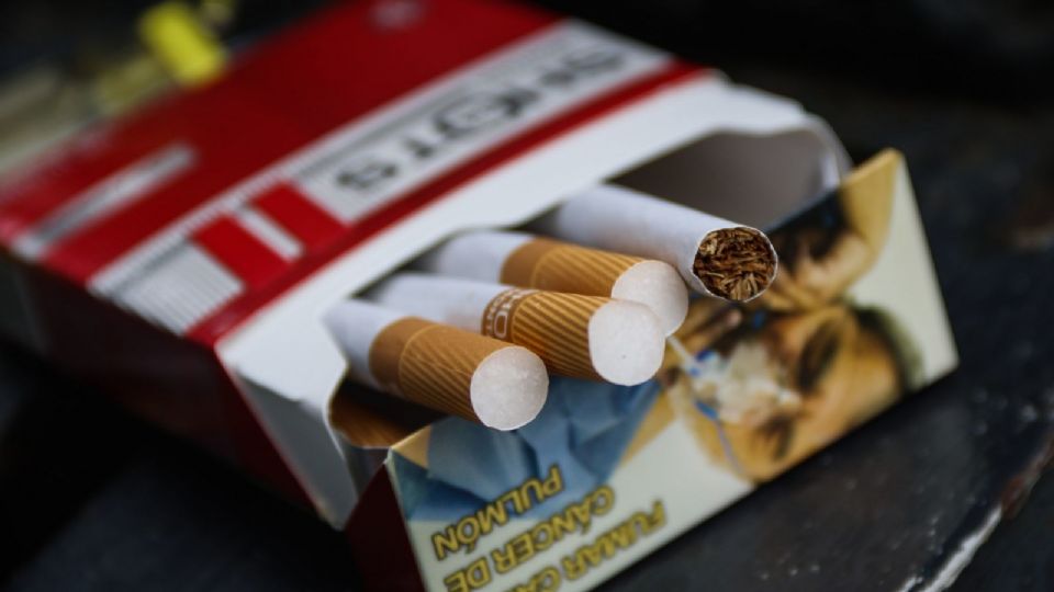 Prohibirán venta libre de tabaco.